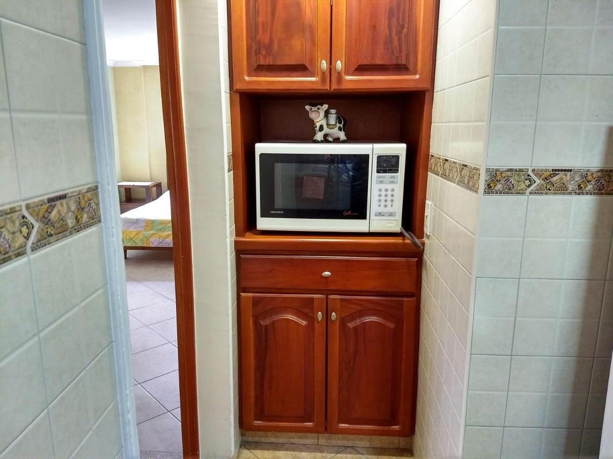 Bueno, Bonito, Barato Y Cerca A El Poblado Apartment เมเดยิน ภายนอก รูปภาพ