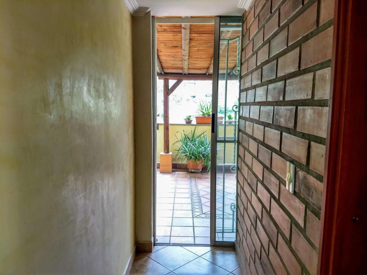 Bueno, Bonito, Barato Y Cerca A El Poblado Apartment เมเดยิน ภายนอก รูปภาพ