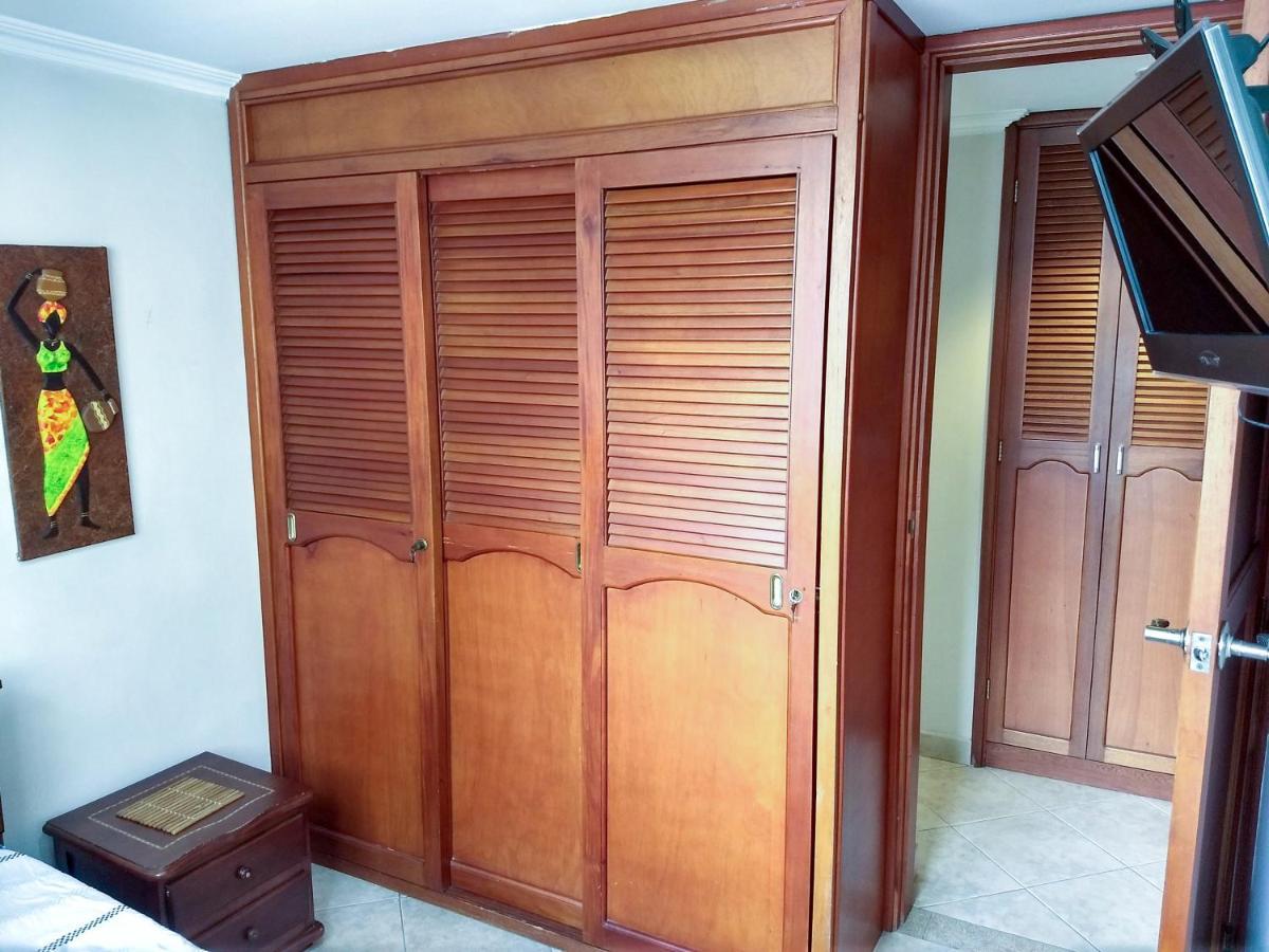 Bueno, Bonito, Barato Y Cerca A El Poblado Apartment เมเดยิน ภายนอก รูปภาพ