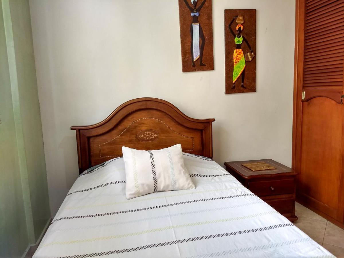 Bueno, Bonito, Barato Y Cerca A El Poblado Apartment เมเดยิน ภายนอก รูปภาพ