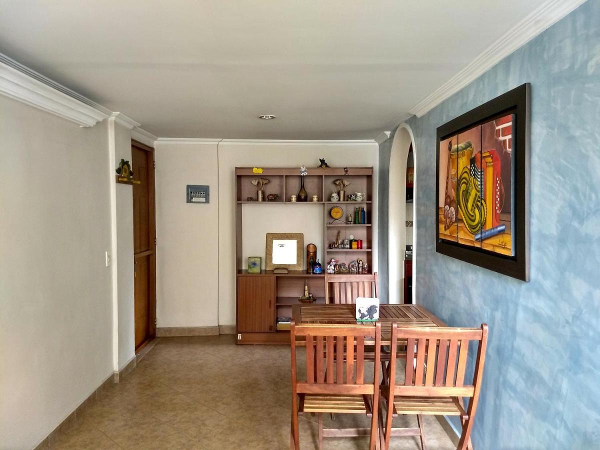 Bueno, Bonito, Barato Y Cerca A El Poblado Apartment เมเดยิน ภายนอก รูปภาพ