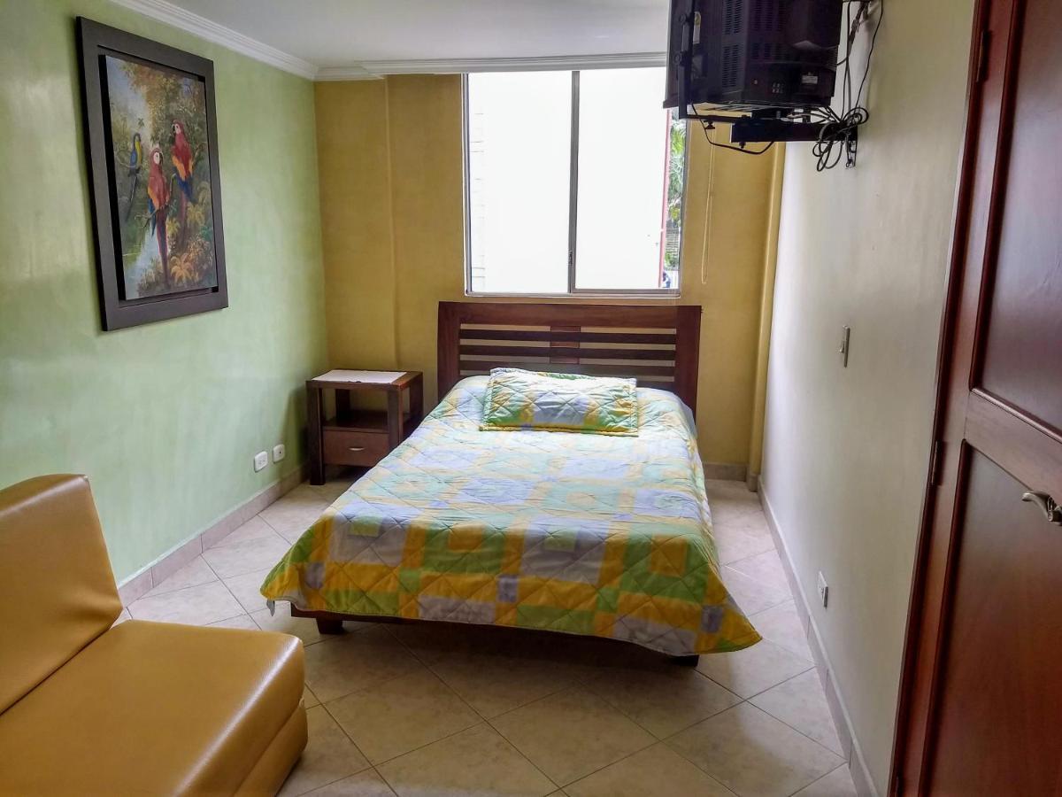 Bueno, Bonito, Barato Y Cerca A El Poblado Apartment เมเดยิน ภายนอก รูปภาพ